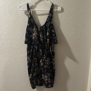 🌝 Babaton Aritzia black and tan floral sleeveless  100% silk body dress 💘